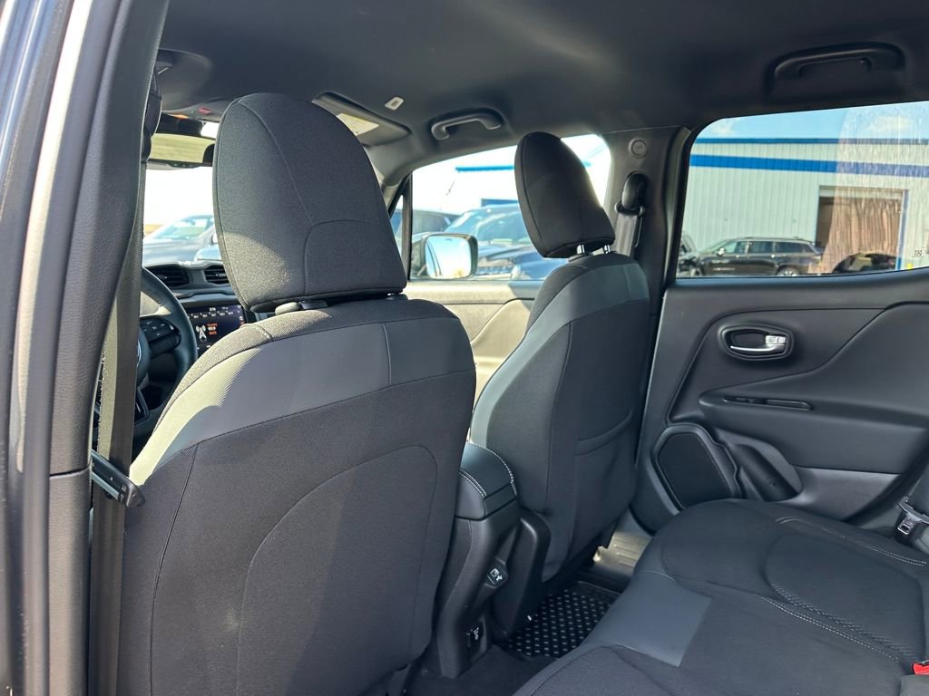 Used 2022 Jeep Renegade Altitude w/ Convenience Group image 10
