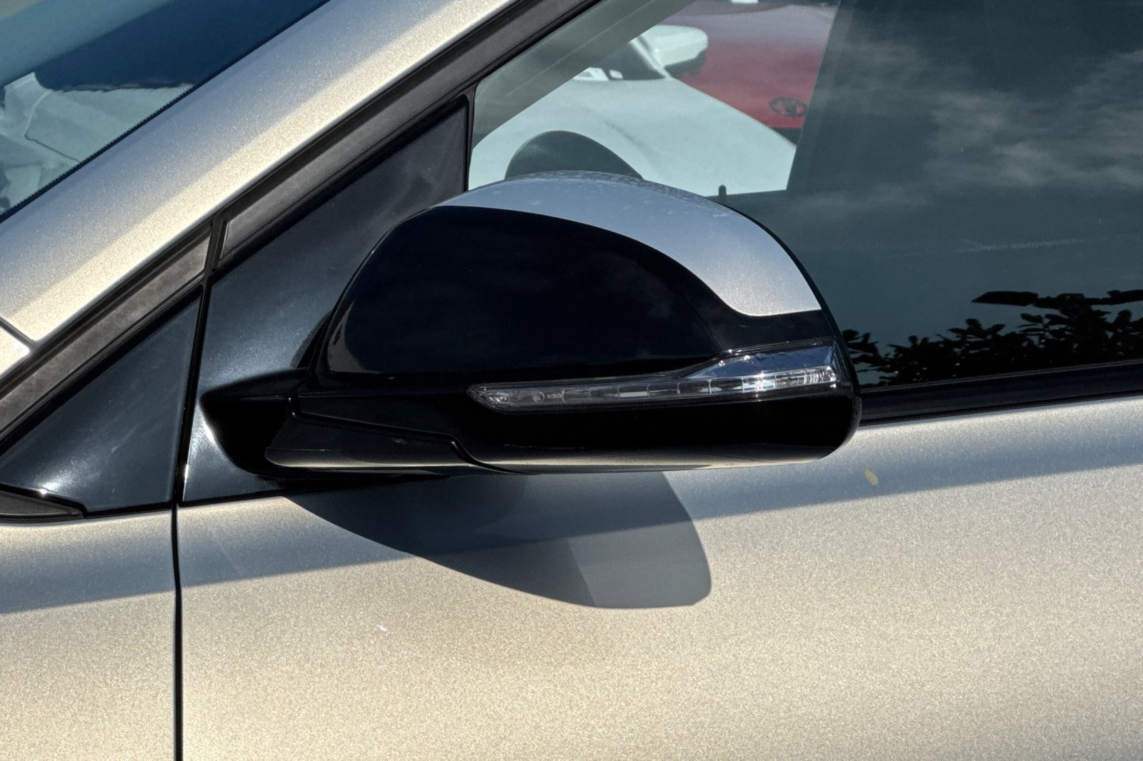 Used 2023 Chevrolet Bolt EUV LT w/ Comfort Package image 48