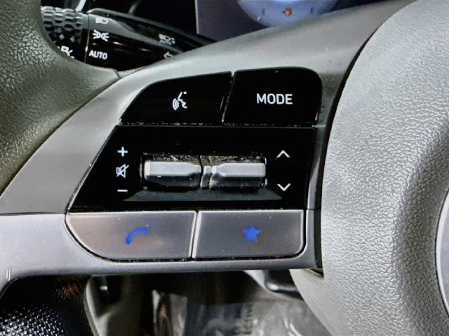 Used 2024 Hyundai Elantra SEL FWD image 13