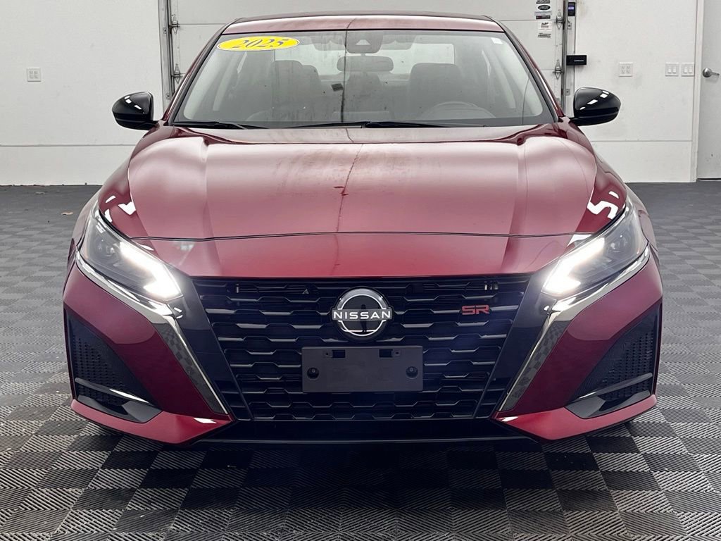 Used 2025 Nissan Altima 2.5 SR FWD image 14