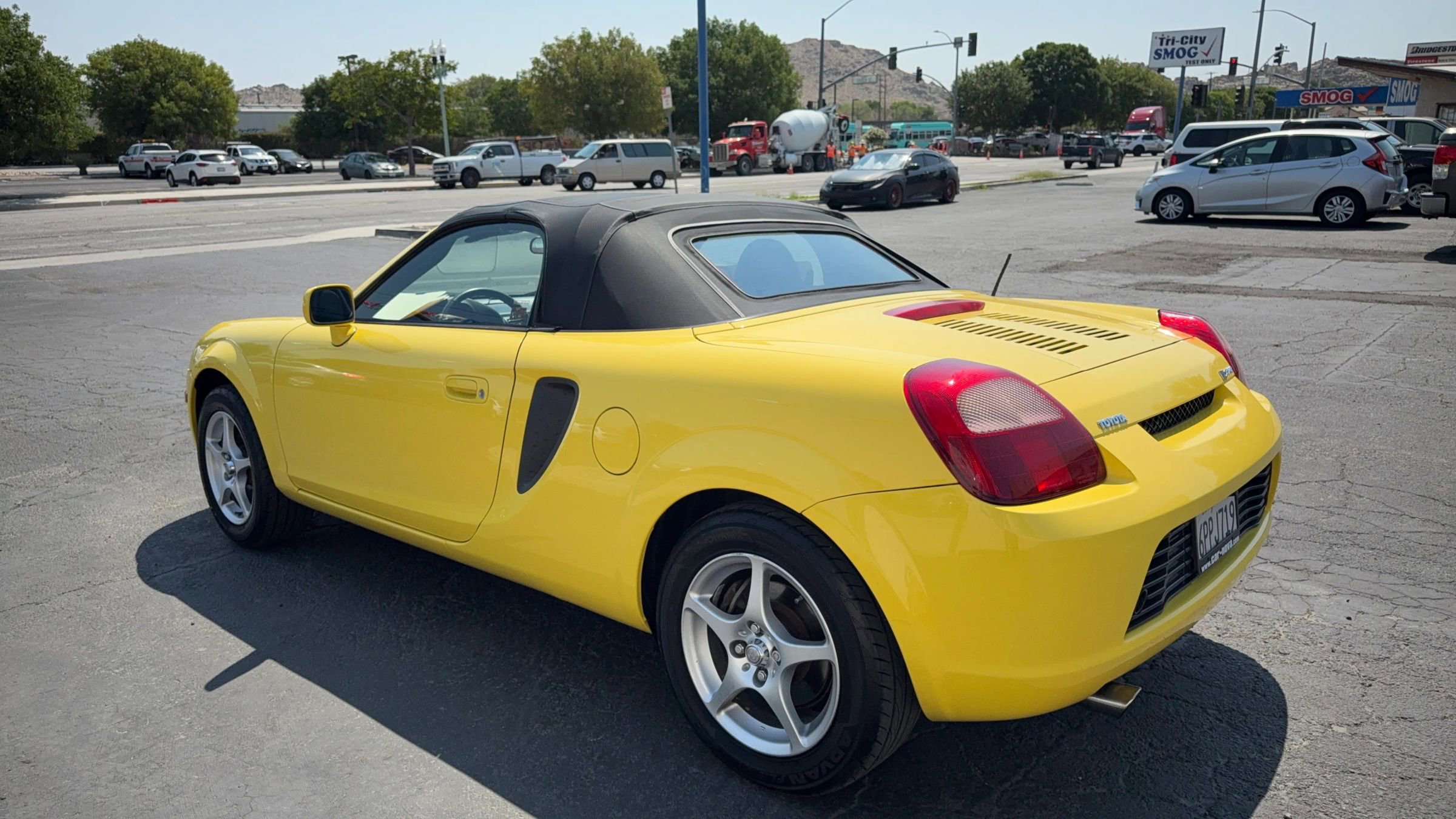 Used 2002 Toyota MR2 image 4
