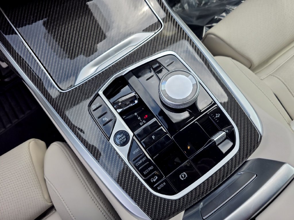 New 2027 BMW X7 M60i AWD/4WD image 16