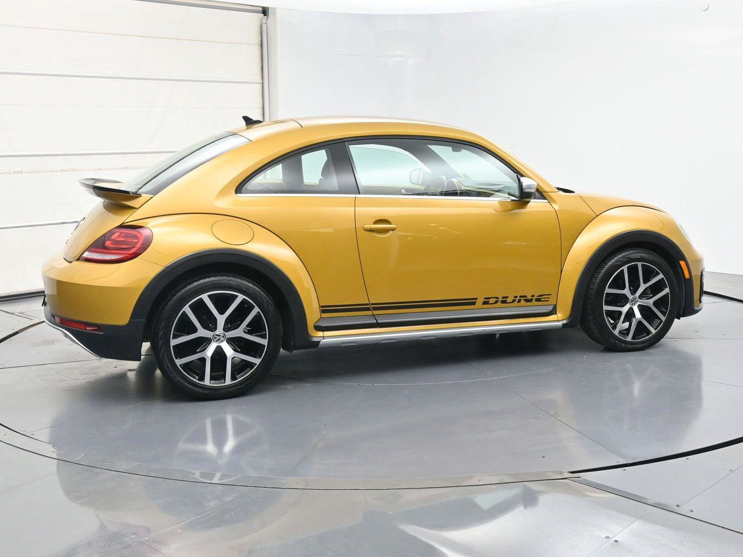 Used 2017 Volkswagen Beetle 1.8T Dune FWD image 29