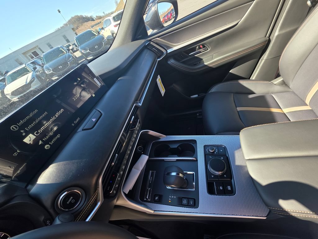 New 2026 MAZDA CX-90 Plug-In Hybrid w/ Premium Plus AWD/4WD image 18