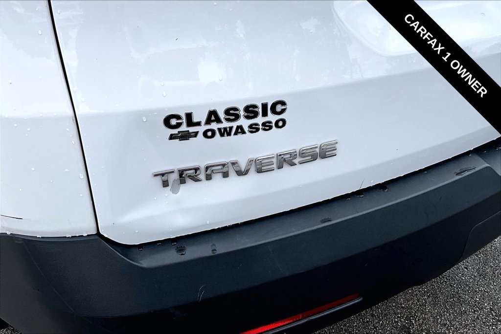 Used 2022 Chevrolet Traverse LS FWD image 23