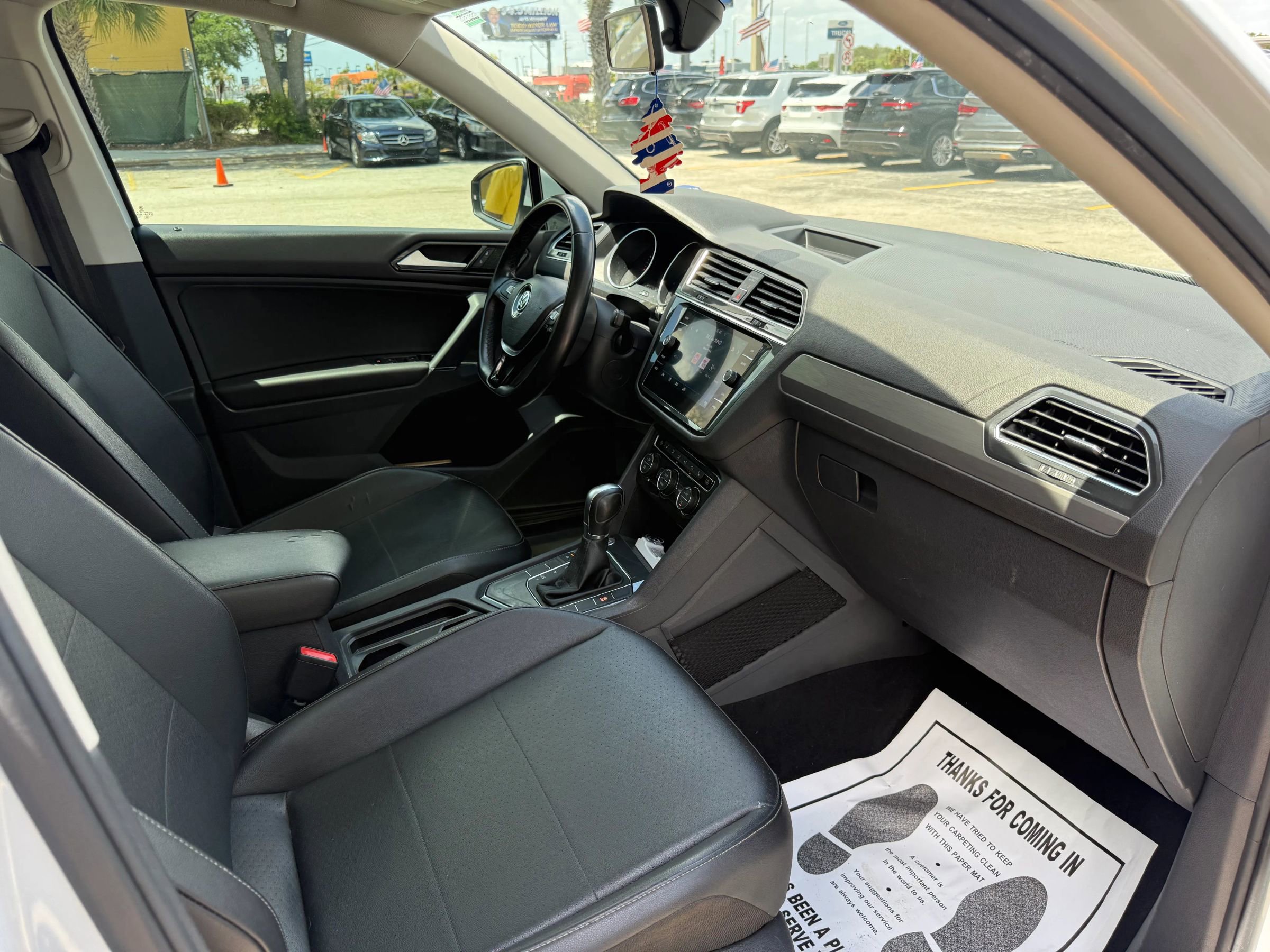 Used 2018 Volkswagen Tiguan SE w/ Panoramic Sunroof Package FWD image 20