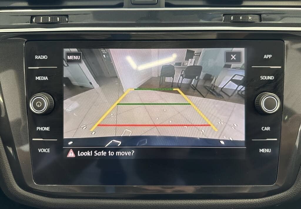Used 2019 Volkswagen Tiguan SE w/ Panoramic Sunroof Package AWD/4WD image 29
