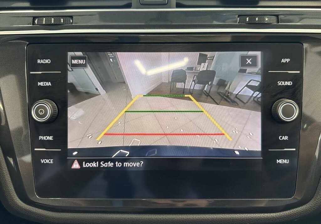 Used 2019 Volkswagen Tiguan SE w/ Panoramic Sunroof Package image 29