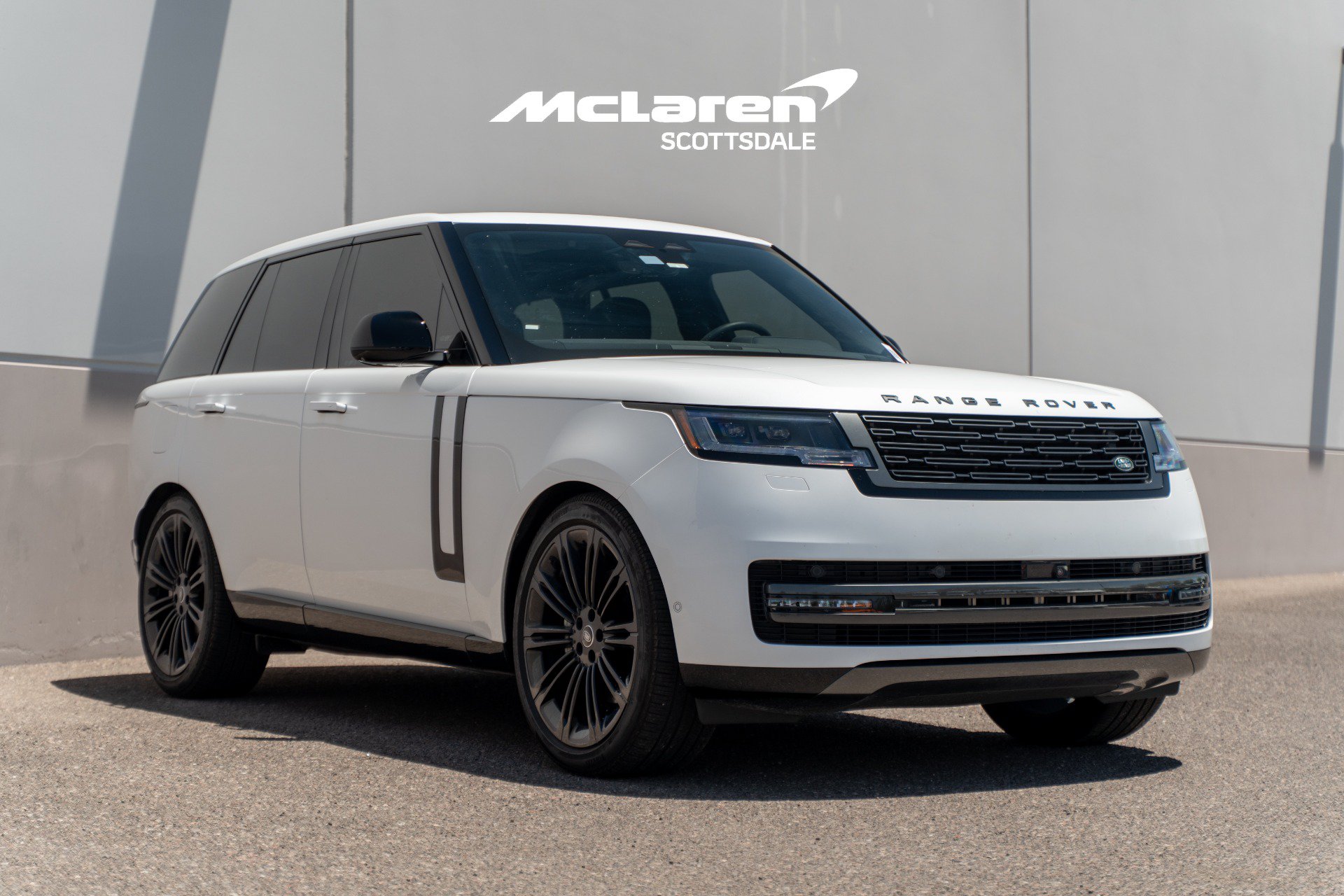 Used 2025 Land Rover Range Rover SE AWD/4WD image 9