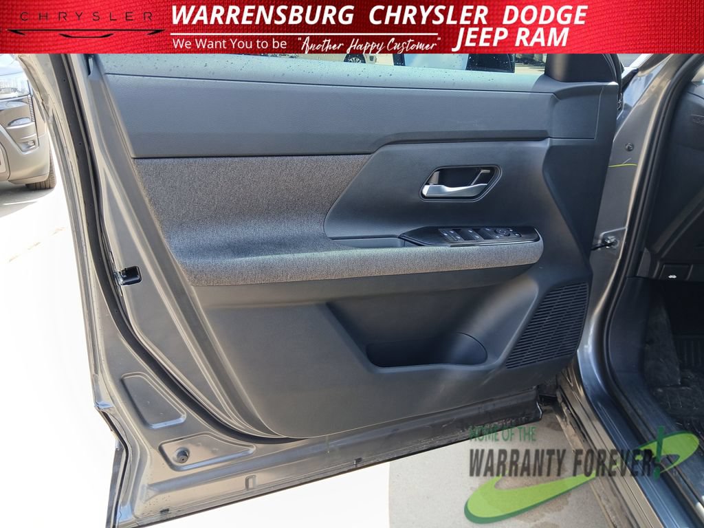 Used 2026 Nissan Kicks SV FWD image 12
