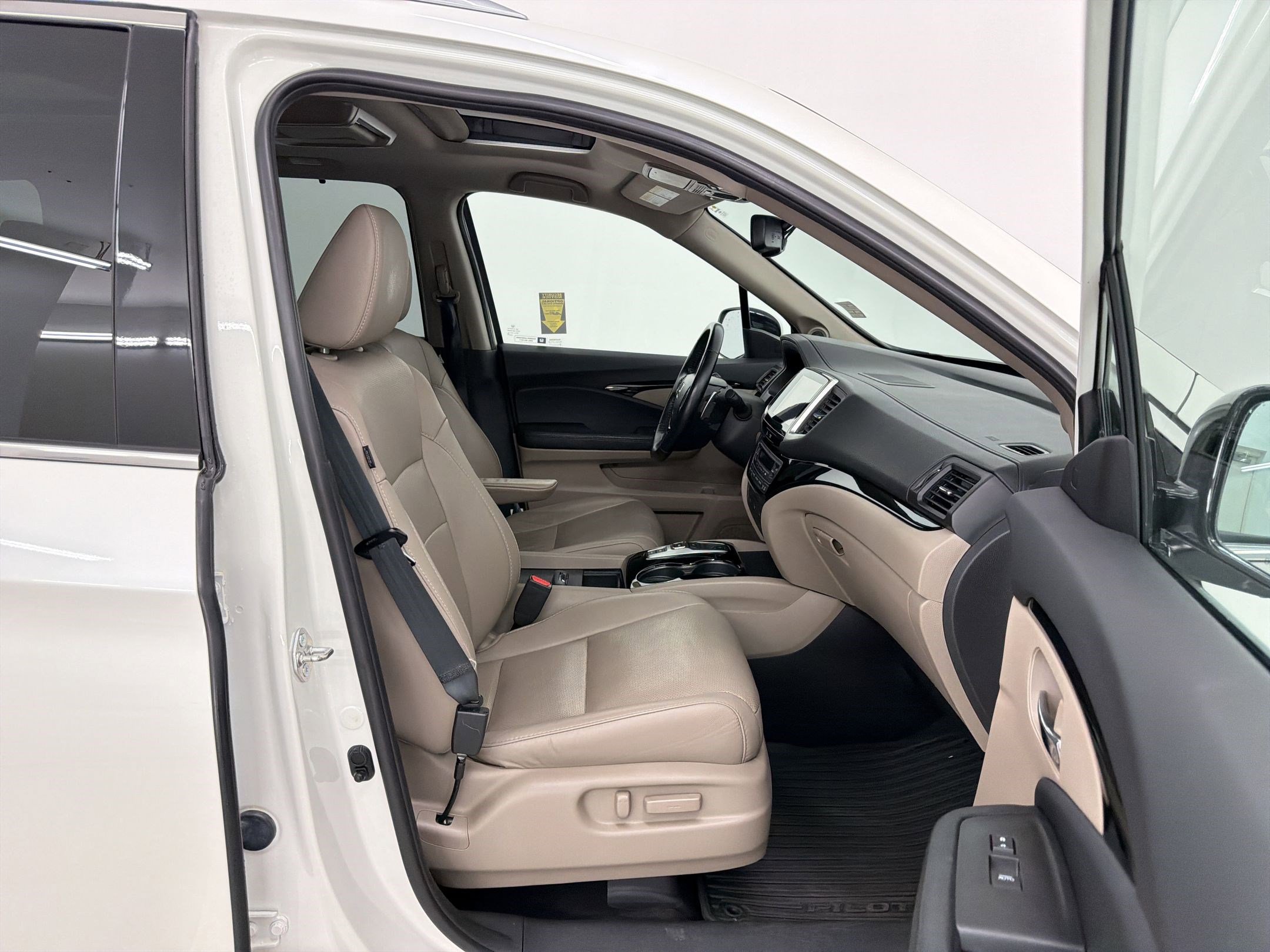 Used 2017 Honda Pilot Elite image 30