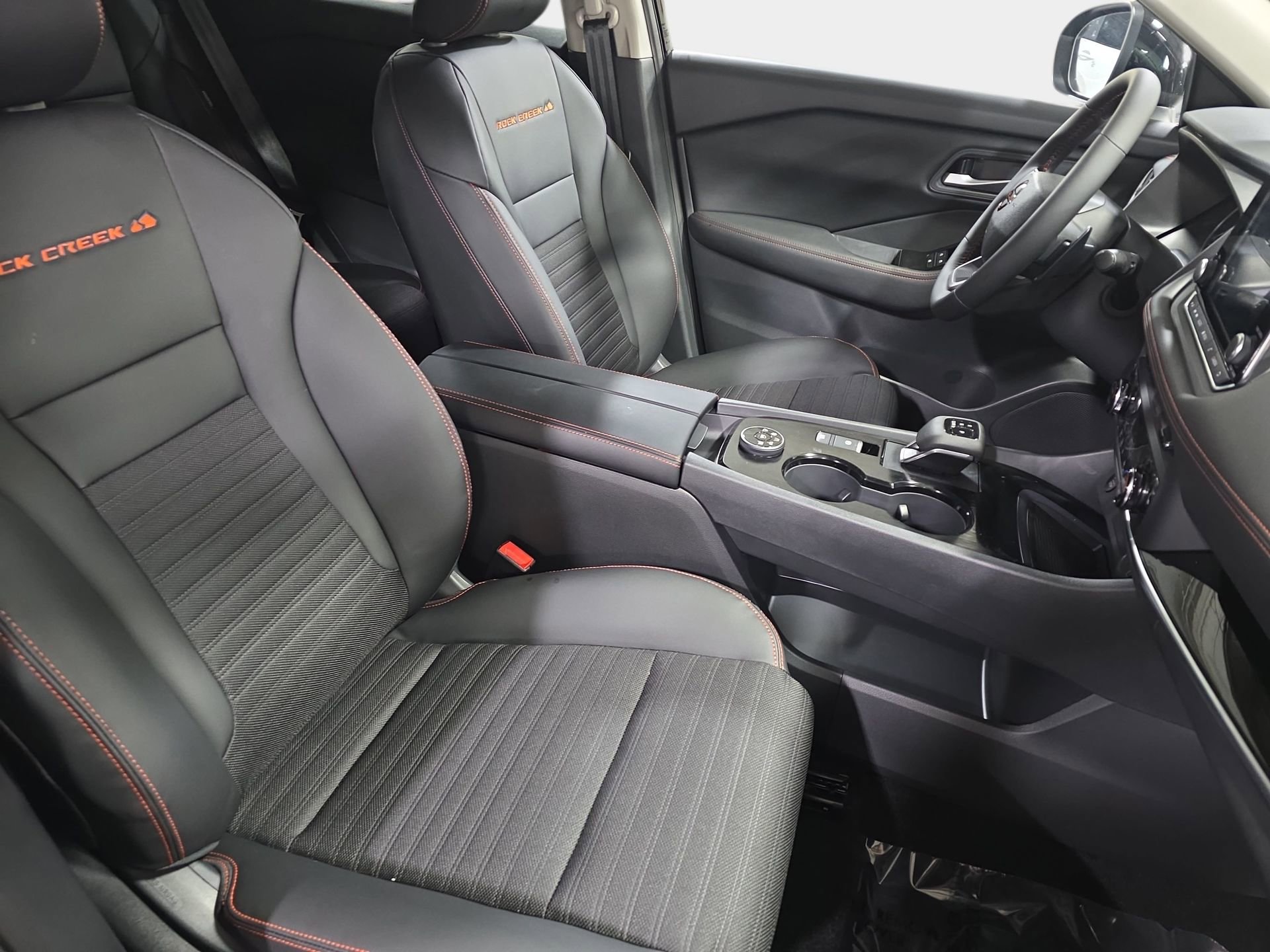 New 2026 Nissan Rogue SV image 10