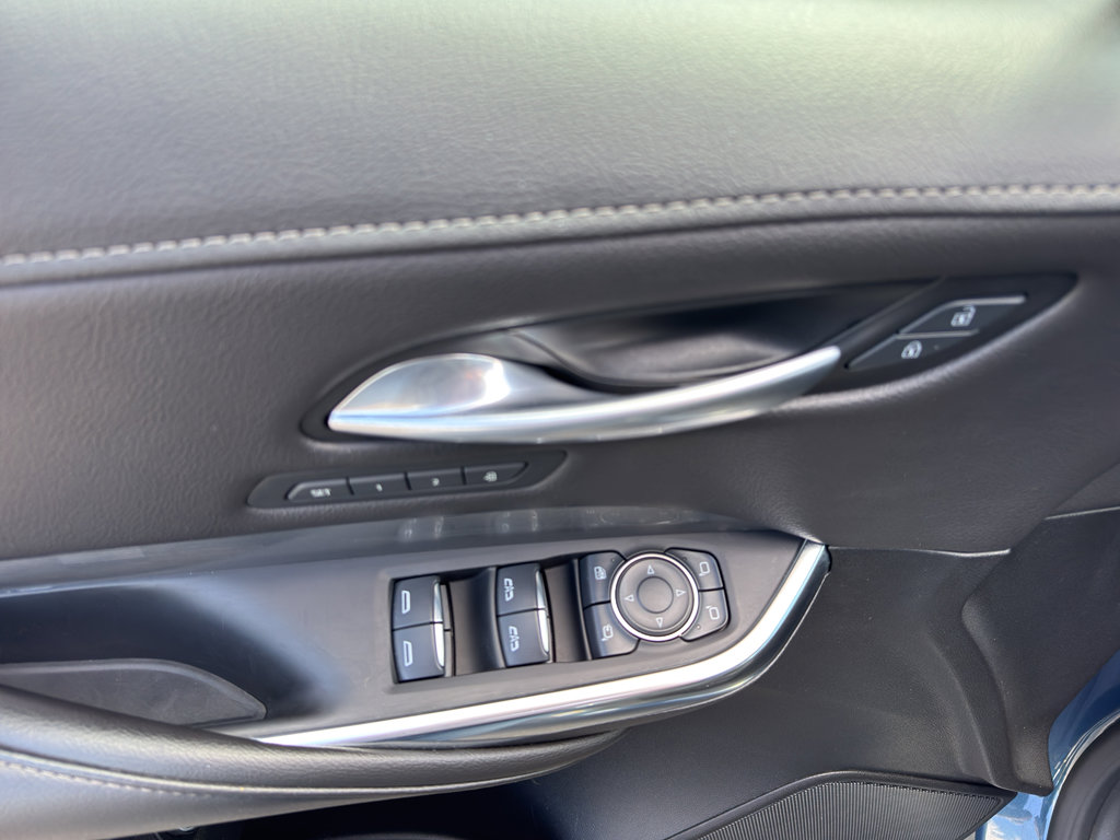 Used 2025 Cadillac XT4 Premium Luxury image 15