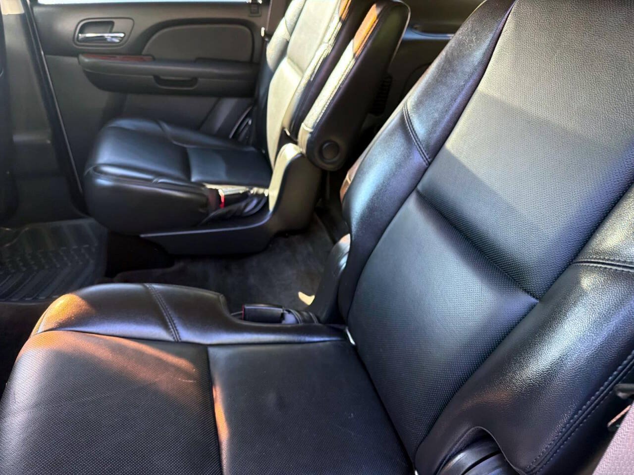 Used 2011 Chevrolet Tahoe LTZ AWD/4WD image 9
