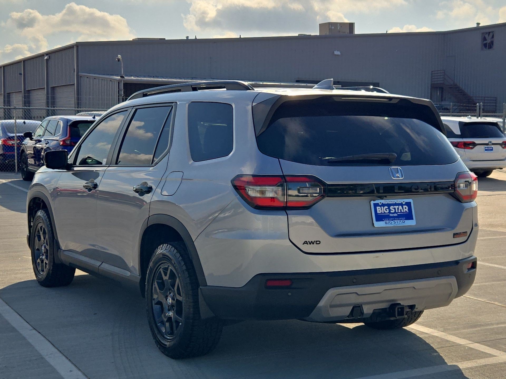 Used 2024 Honda Pilot TrailSport image 6