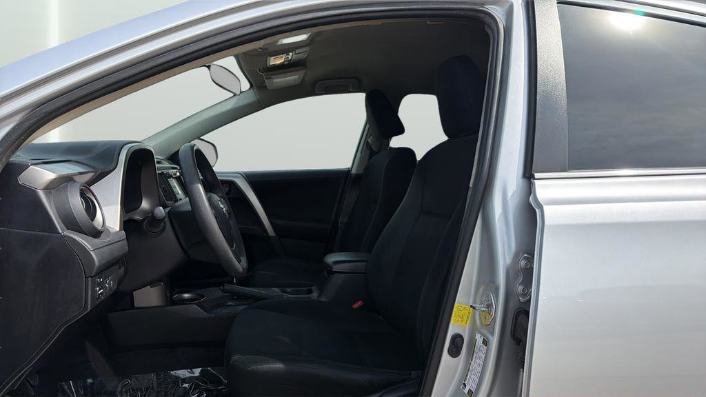 Used 2015 Toyota RAV4 LE image 23