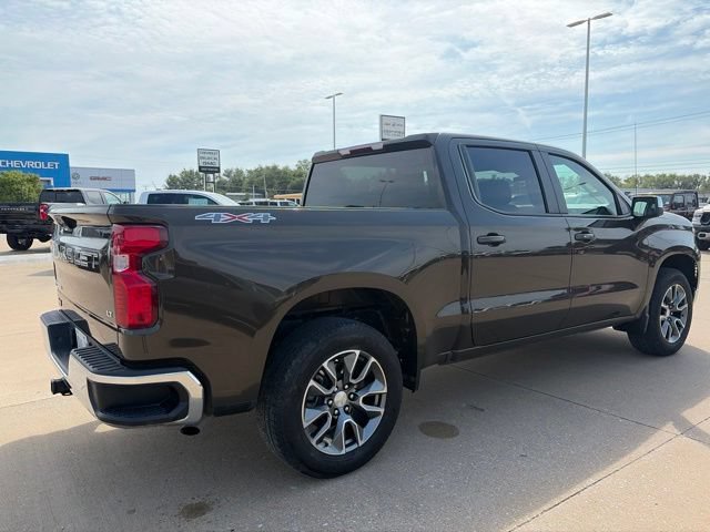 Used 2024 Chevrolet Silverado 1500 LT AWD/4WD image 3