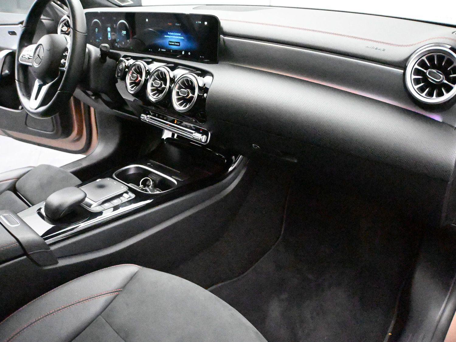 Used 2022 Mercedes-Benz CLA 250 4MATIC image 22