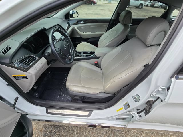 Used 2015 Hyundai Sonata Limited w/ Option Group 05 FWD image 9