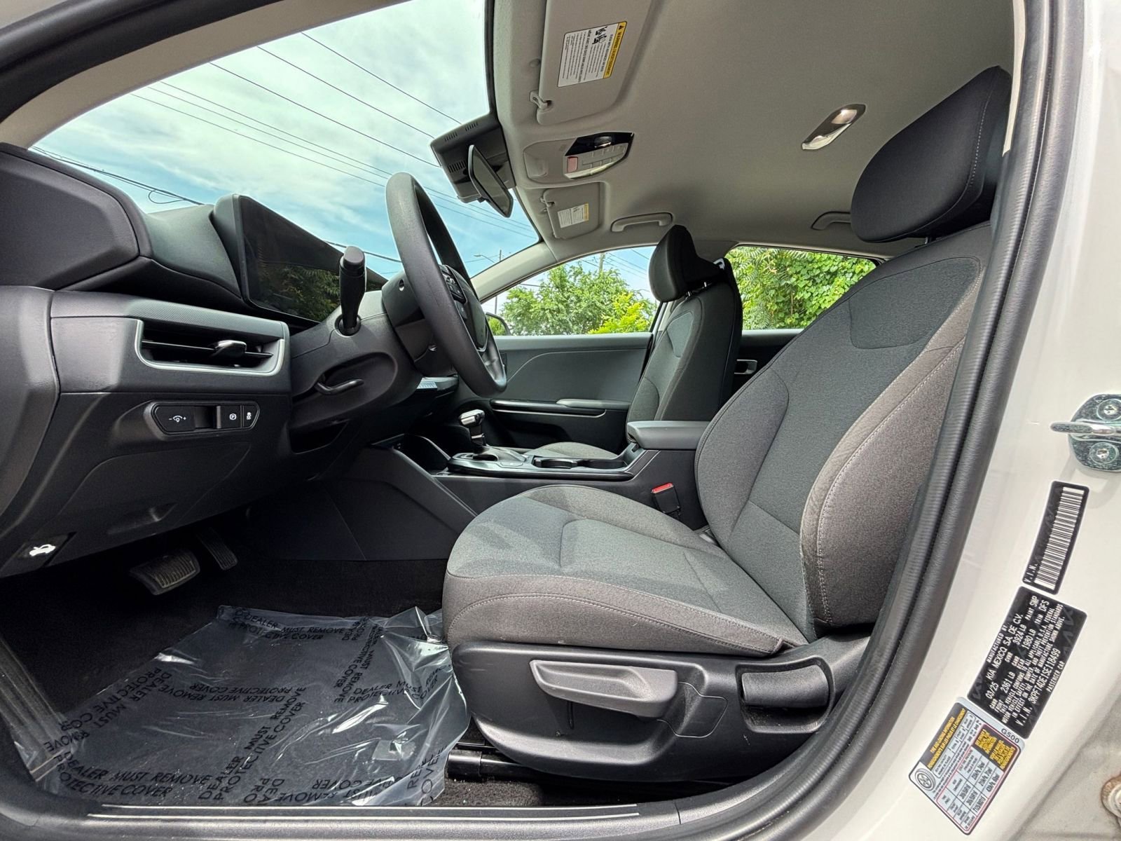 Used 2025 Kia K4 FWD image 24