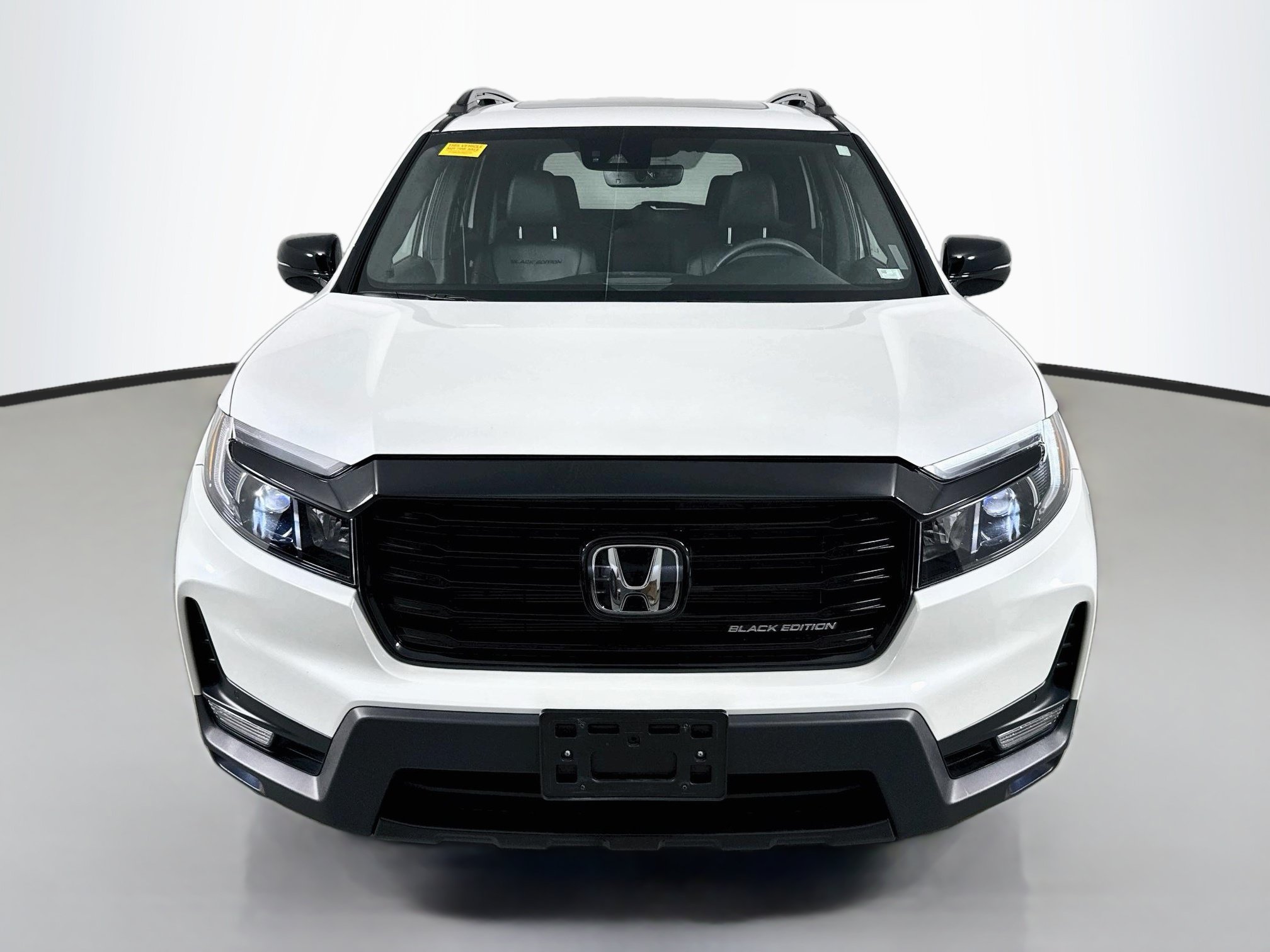 Used 2025 Honda Passport Black Edition image 2
