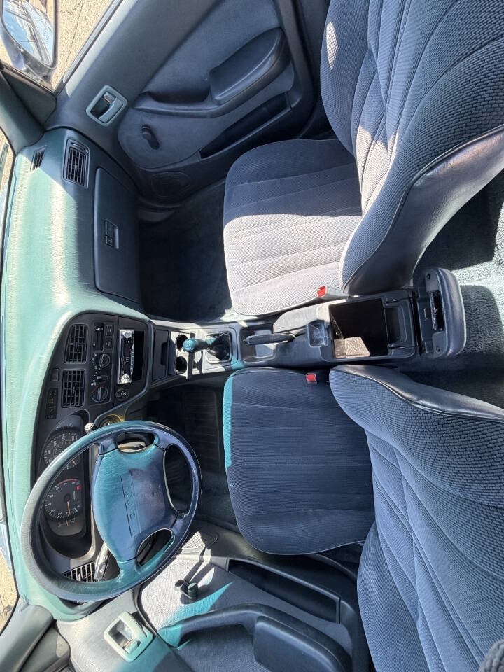 Used 1992 Toyota Camry Deluxe FWD image 37