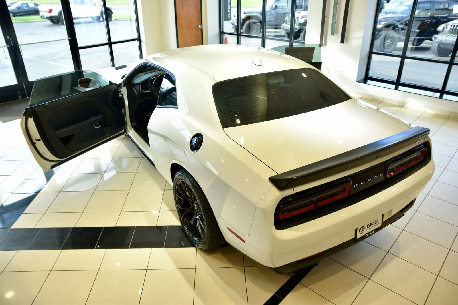 Used 2015 Dodge Challenger SRT Hellcat image 8