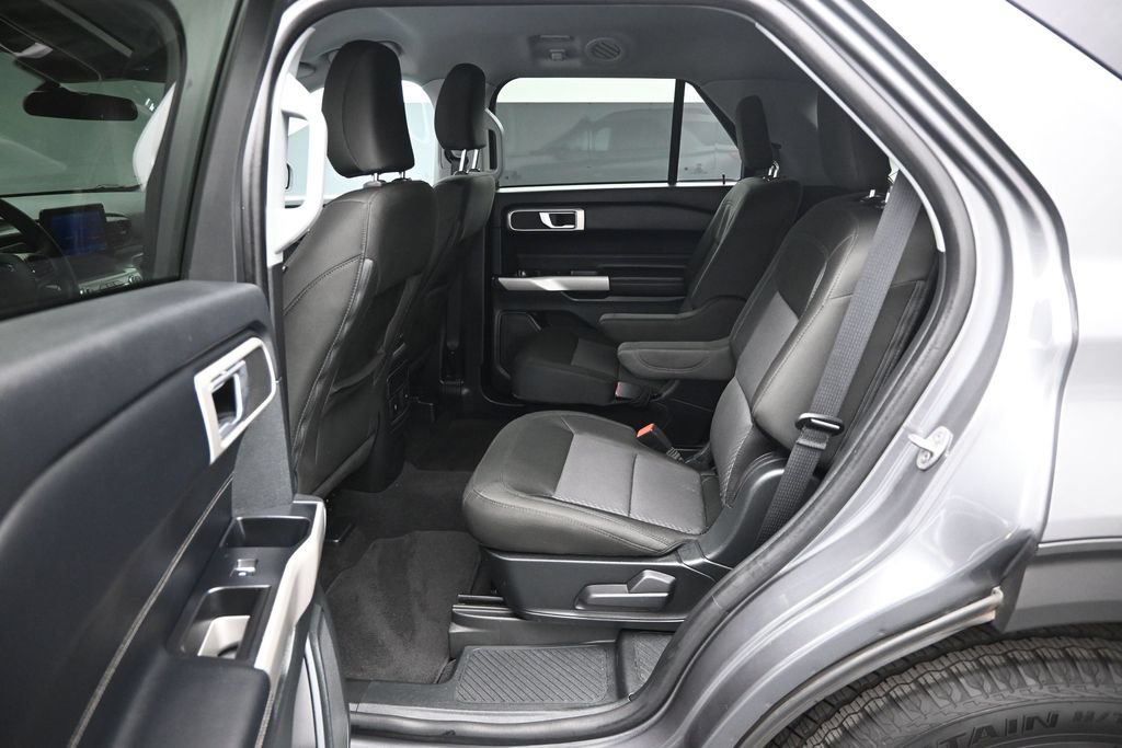 Used 2023 Ford Explorer XLT RWD image 19