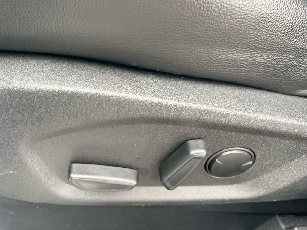 Used 2024 Ford Edge Titanium image 39