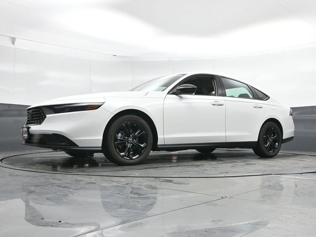 Used 2025 Honda Accord SE image 40