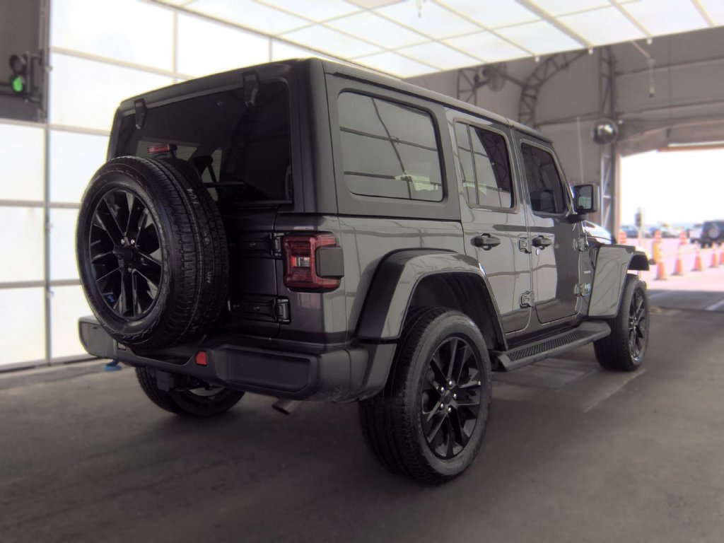 Used 2023 Jeep Wrangler Unlimited Sahara w/ Cold Weather Group AWD/4WD image 2