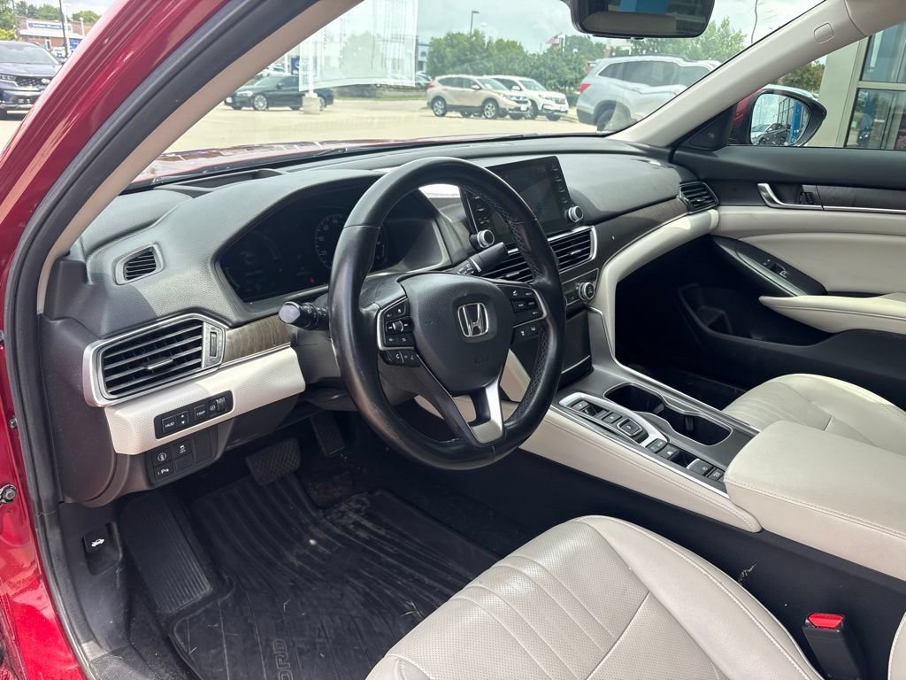 Used 2020 Honda Accord Touring image 11