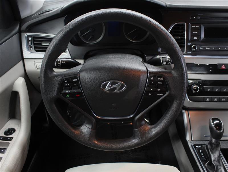 Used 2016 Hyundai Sonata SE image 14