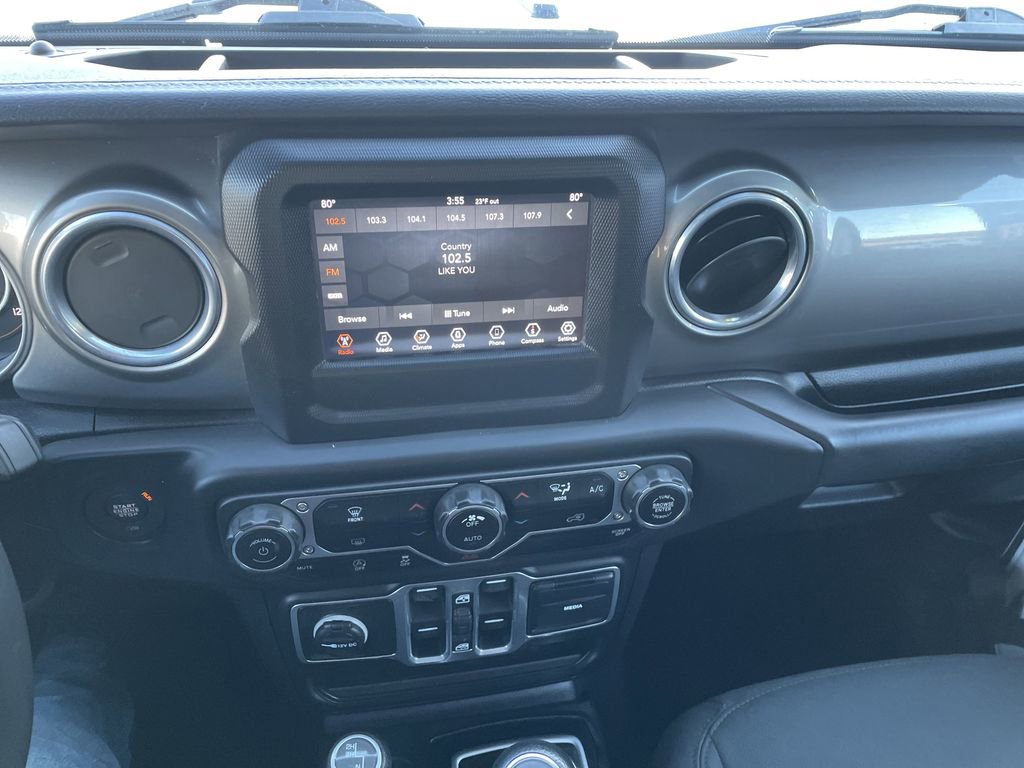 Certified 2018 Jeep Wrangler Unlimited Sahara image 18