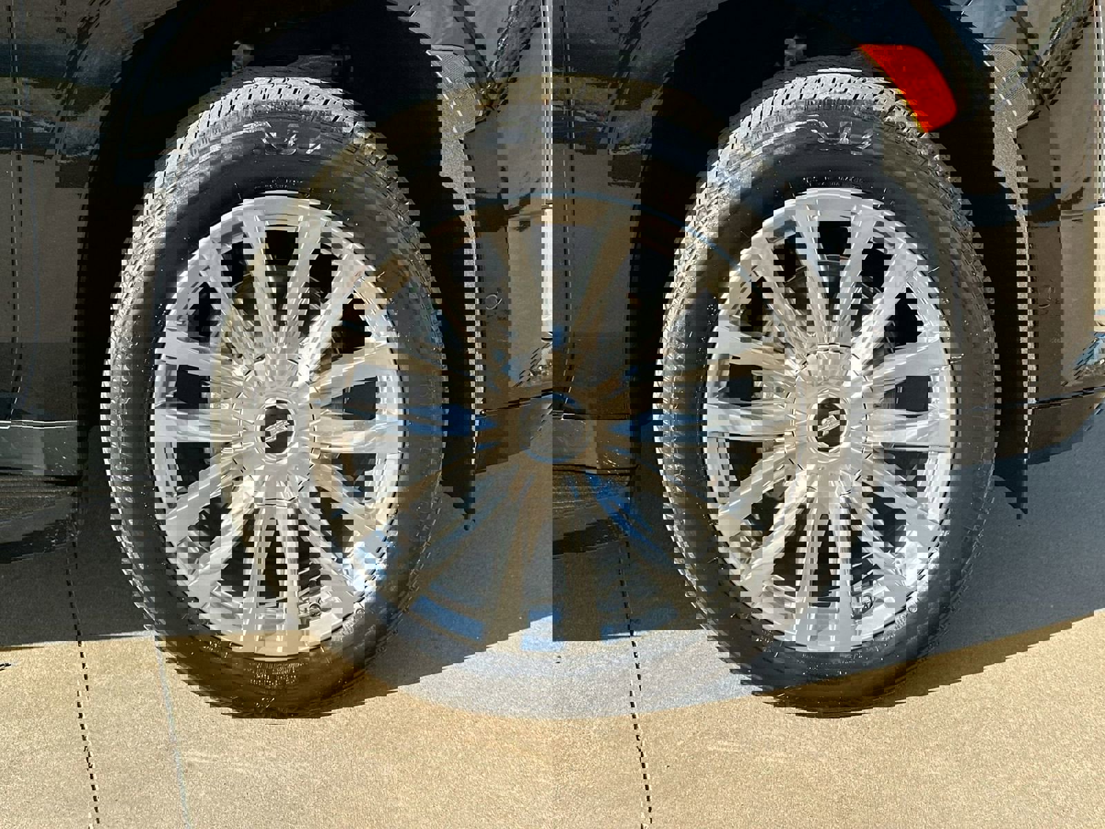 Used 2023 Cadillac Escalade ESV Premium Luxury image 10