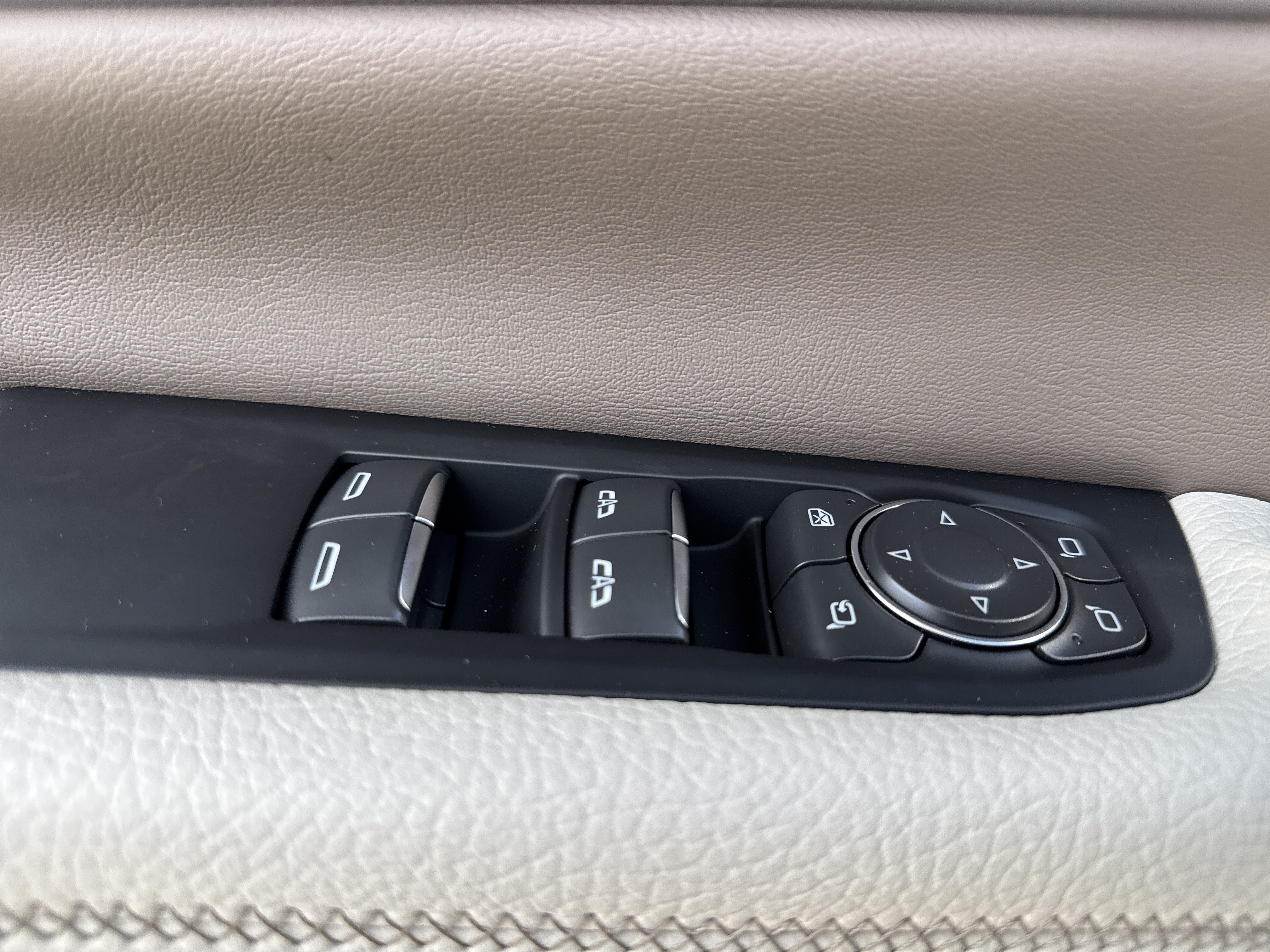New 2026 GMC Yukon XL Denali w/ Denali Reserve Package RWD image 15