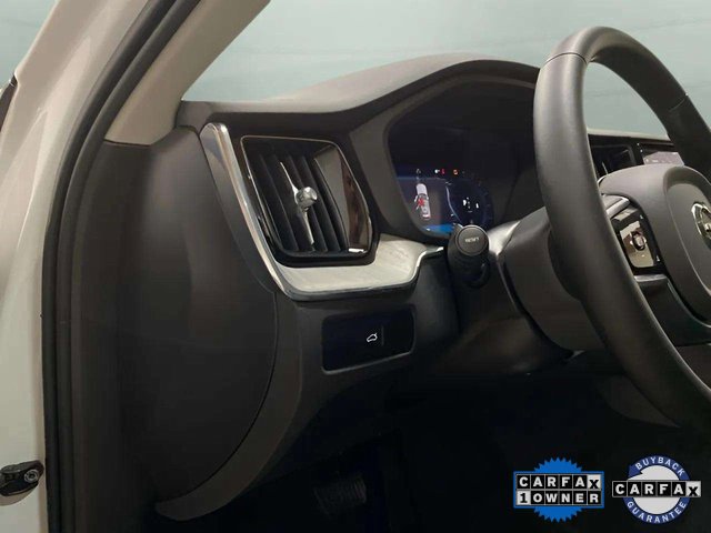 Used 2025 Volvo XC60 B5 Plus image 16