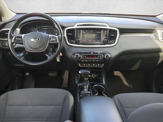 Used 2020 Kia Sorento LX w/ LX I4 Convenience Package image 16