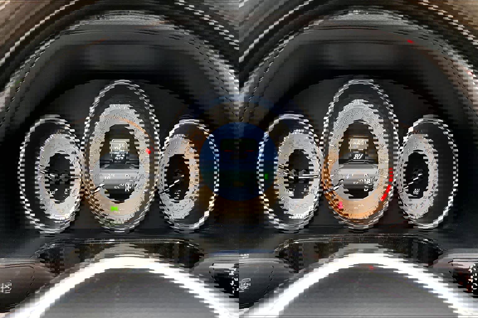 Used 2014 Mercedes-Benz E 350 Sedan image 23