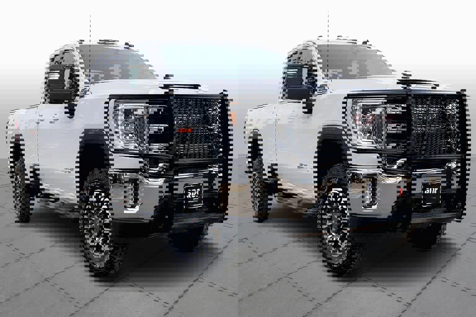 Used 2022 GMC Sierra 3500 SLE w/ SLE Convenience Package image 3