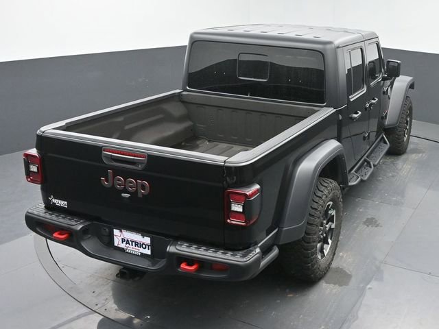 Used 2024 Jeep Gladiator Rubicon w/ Technology Group AWD/4WD image 34