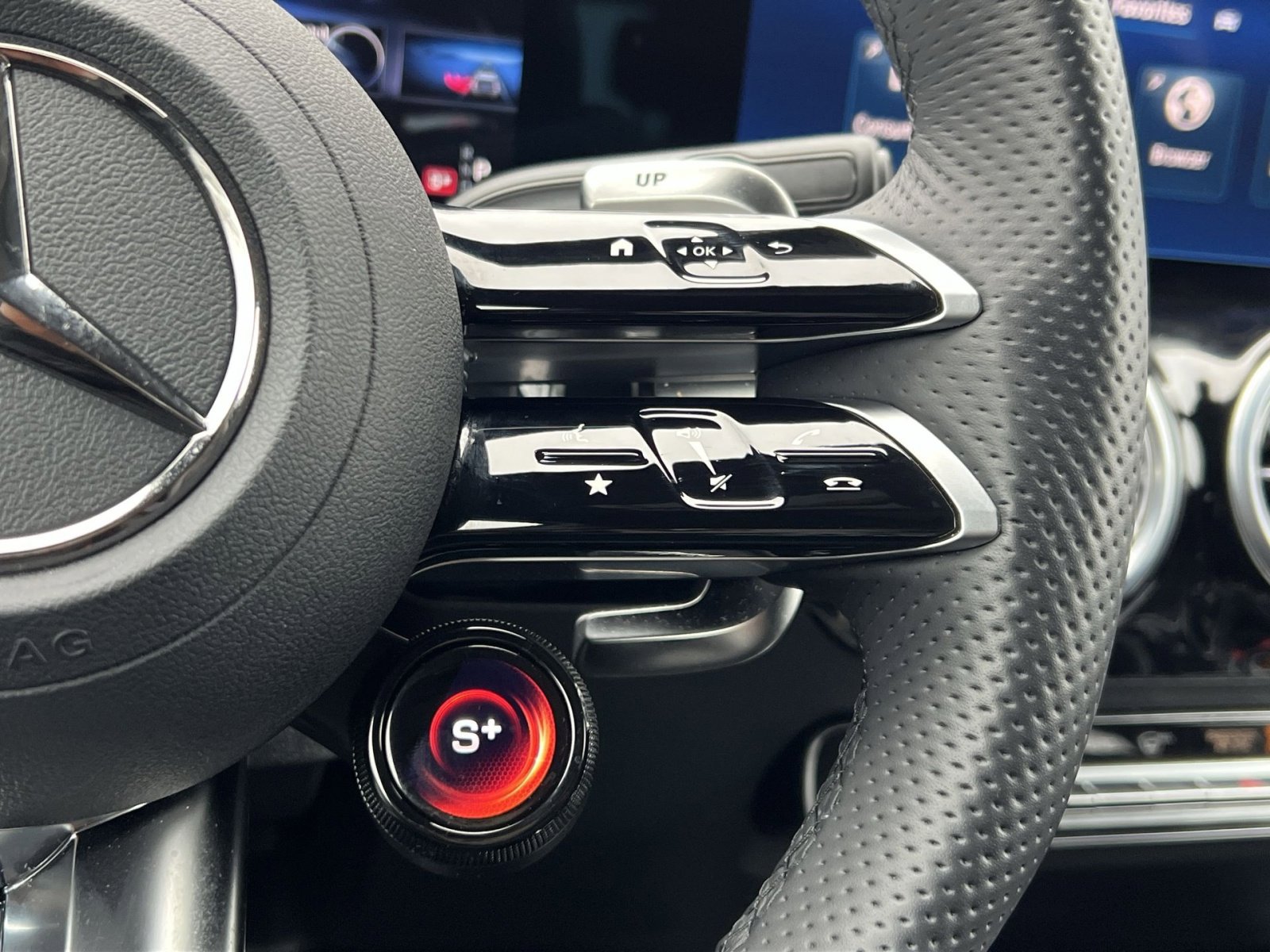 Certified 2025 Mercedes-Benz GLA 35 AMG 4MATIC image 31