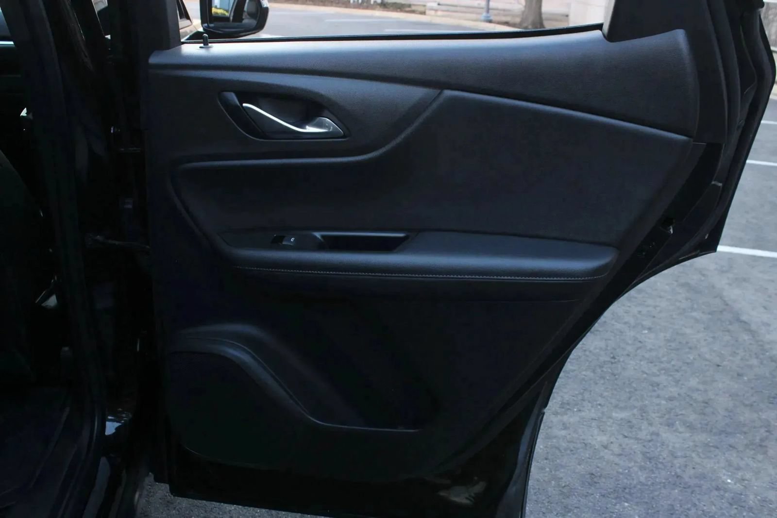 Used 2019 Chevrolet Blazer LT w/ Sound & Technology Package FWD image 22