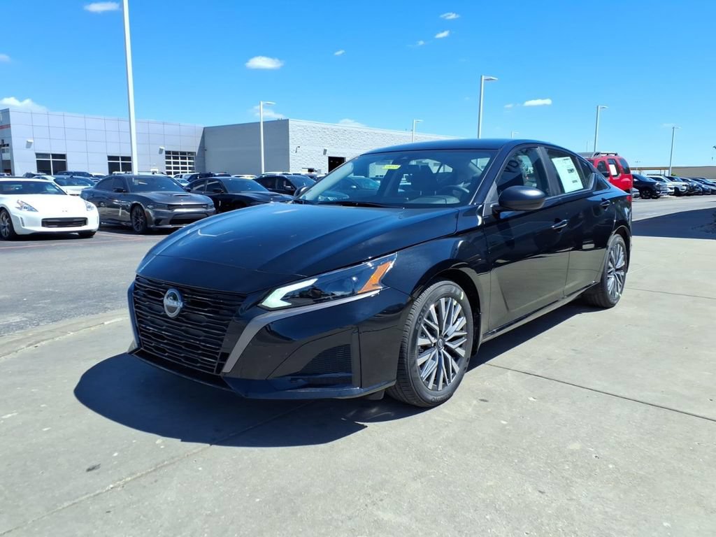 New 2026 Nissan Altima 2.5 SV FWD image 4