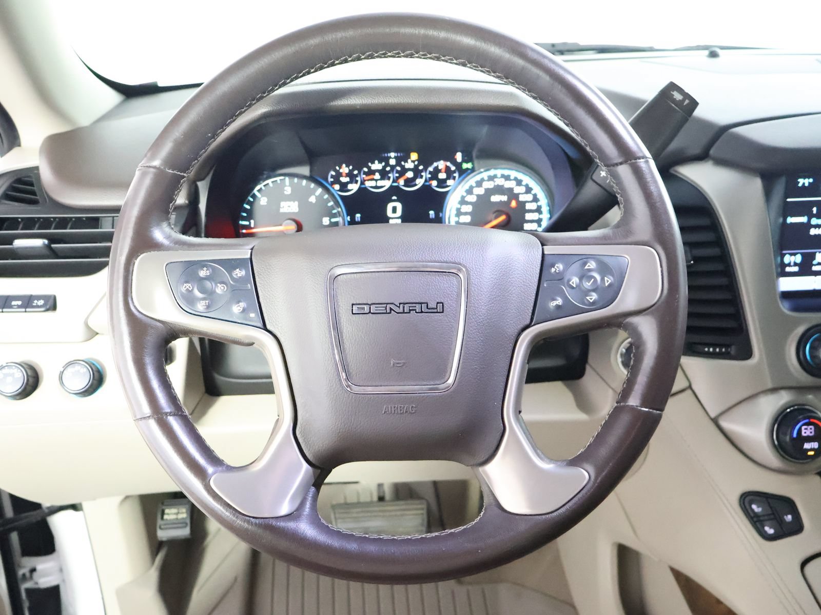 Used 2019 GMC Yukon Denali AWD/4WD image 36