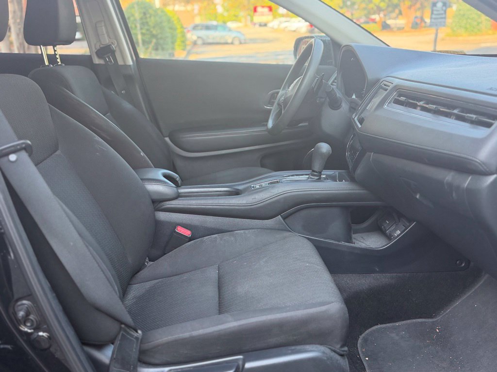 Used 2018 Honda HR-V EX image 15