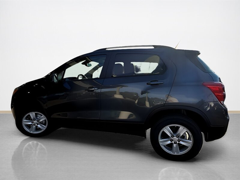 Used 2022 Chevrolet Trax LT w/ LT Convenience Package AWD/4WD image 7