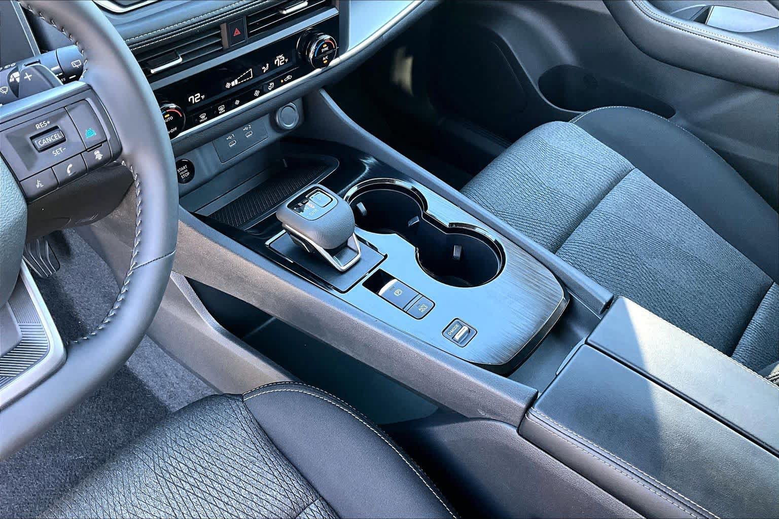 Certified 2026 Nissan Rogue SV FWD image 17