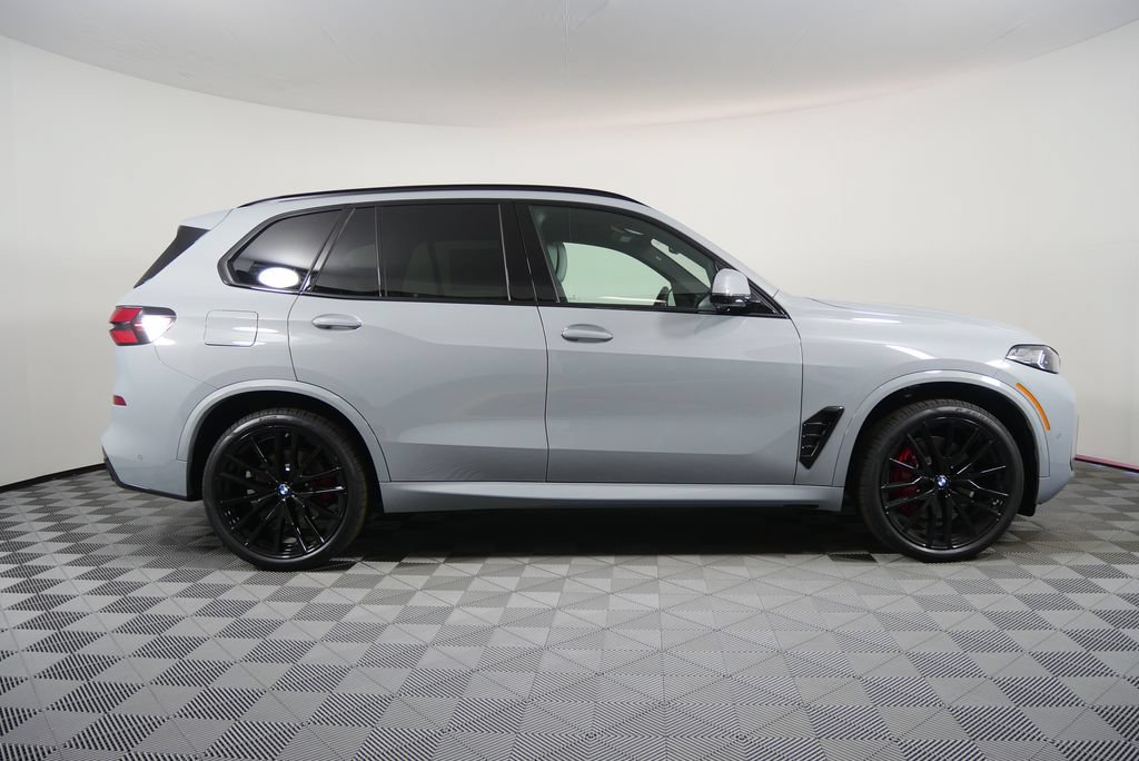 Certified 2026 BMW X5 xDrive40i w/ M Sport Package AWD/4WD image 6