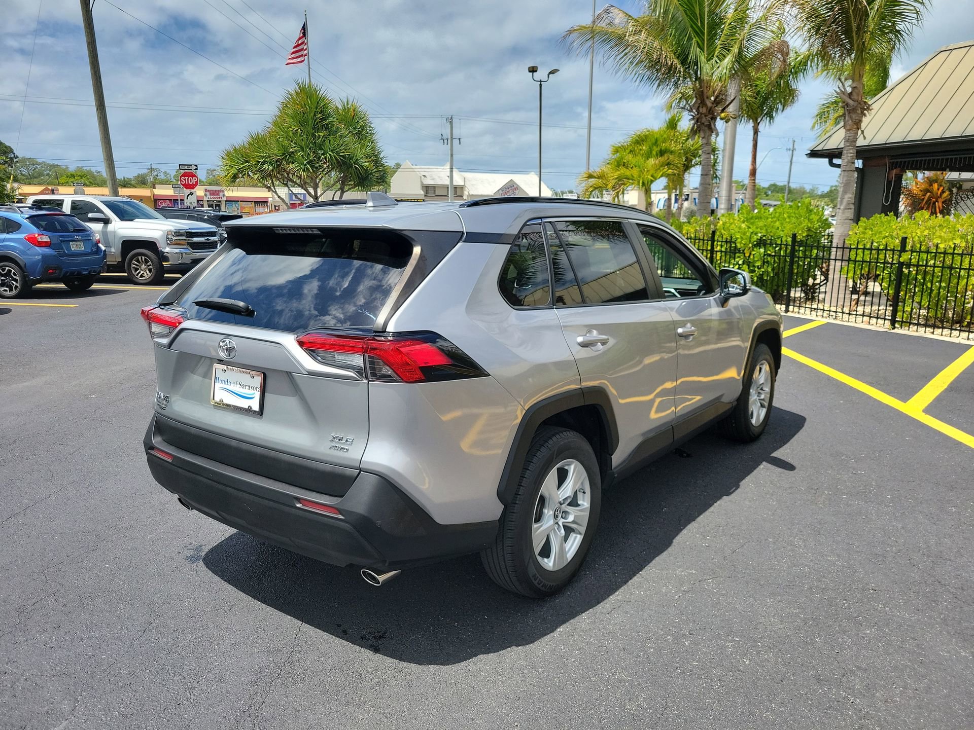 Used 2019 Toyota RAV4 XLE w/ Convenience Package AWD/4WD image 6